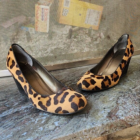 Stuart Weitzman Animal Print Ponyhair Wedge Pumps Size 8.5M - Picture 3 of 16
